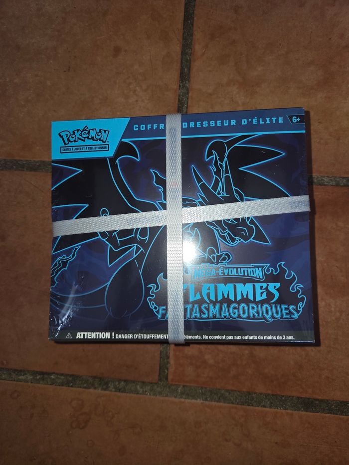 ETB Pokémon Flammes Fantasmagoriques - photo numéro 2