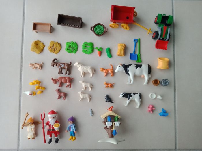 Playmobil Pièces du calendrier de l'Avent Père Noël à la ferme - photo numéro 4