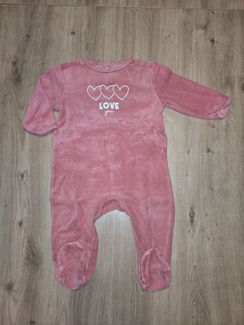 Joli pyjamas / grenouillère en velours fille 12 mois