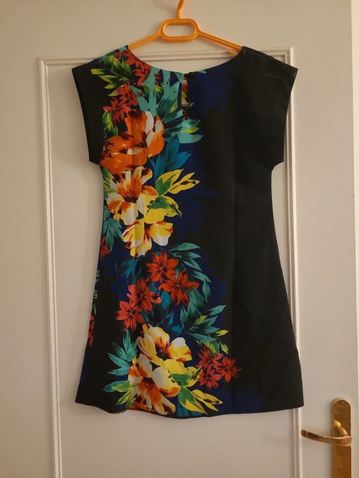 Robe femme taille 36 motif floral