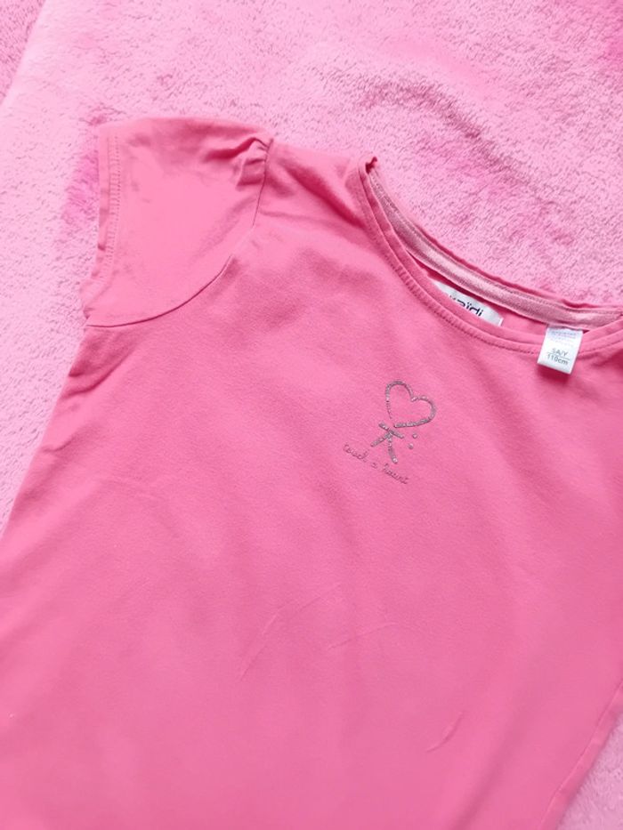 T-shirt Okaïdi taille 5 ans en très bon état - photo numéro 2