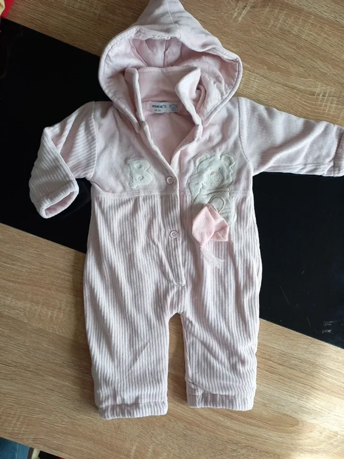 Combinaison rose, chaude bébé 6 mois - photo numéro 2