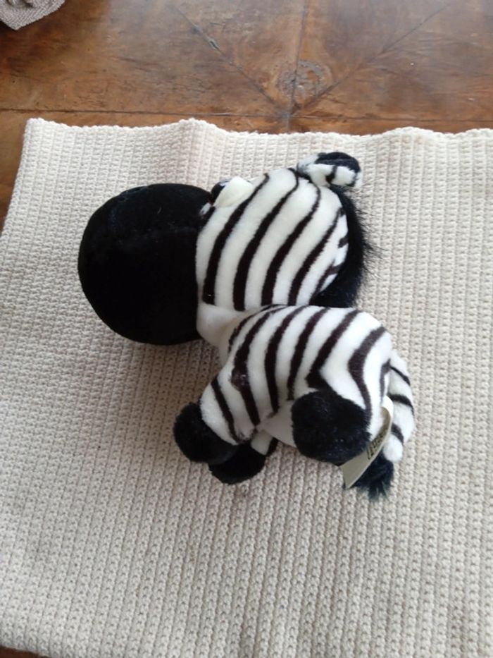 Peluche zèbre Madagascar - photo numéro 3