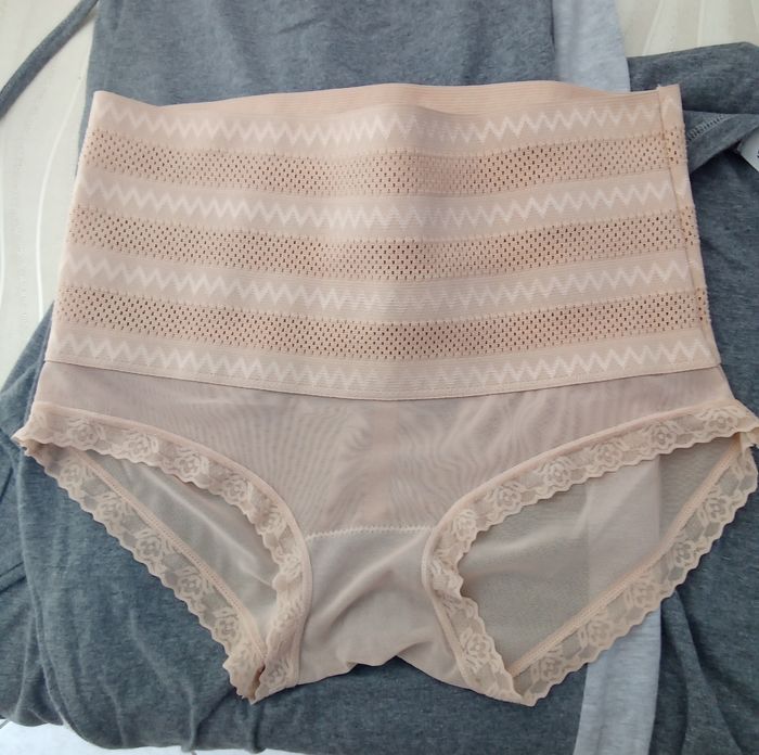 Culotte gainante XL, beige, Neuve - photo numéro 3
