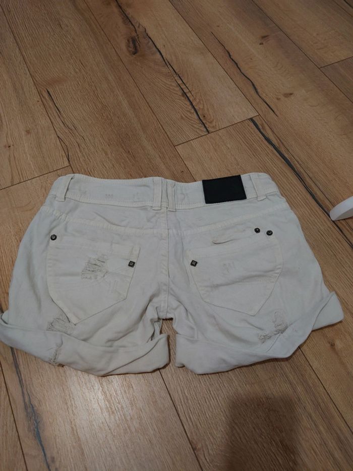 Short Bershka 34 - photo numéro 2