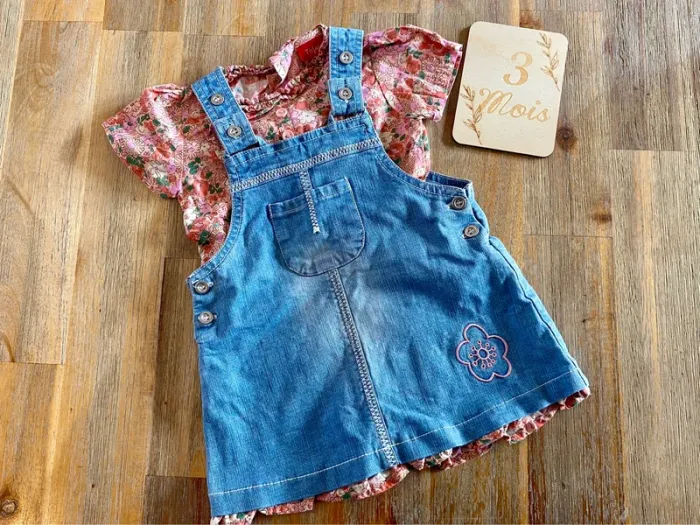 Robe en jean avec tee-shirt MC