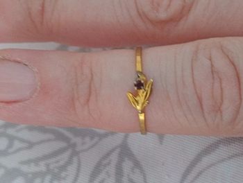 Petite bague fantaisiste