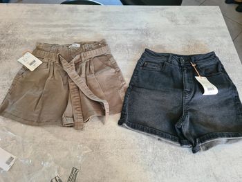 Lot de 2 Shorts en jean noir + kaki neufs Bonobo taille 34