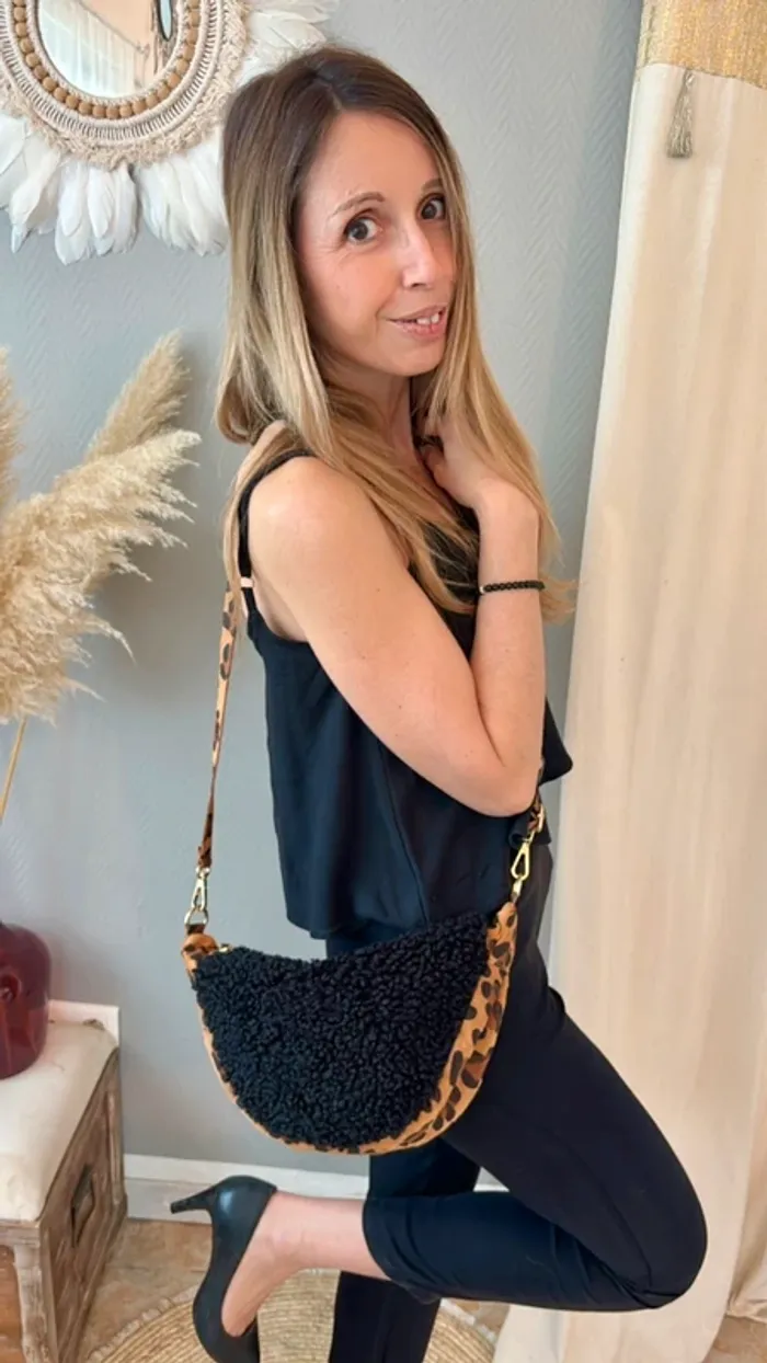 Sac demie lune noir bouclette et imprimé cuir léopard - photo numéro 5