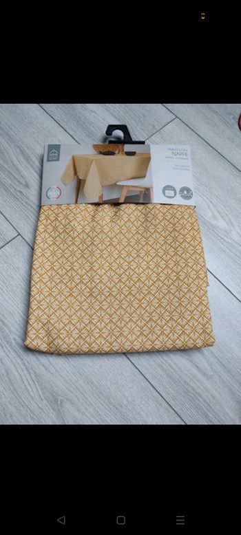 Nappe moutarde