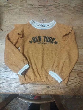 Petit pull jaune moutarde