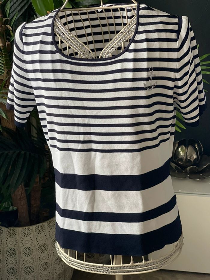 T-shirt TAille 3 - photo numéro 2