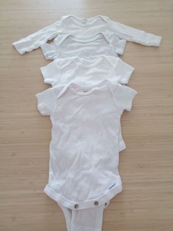 Lot 5 bodies. 3 mois