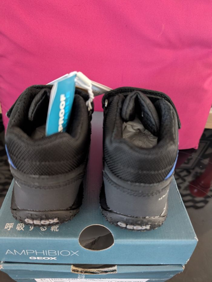 Chaussures montantes imperméables garçon. Taille 25. Neuf. Geox - photo numéro 3