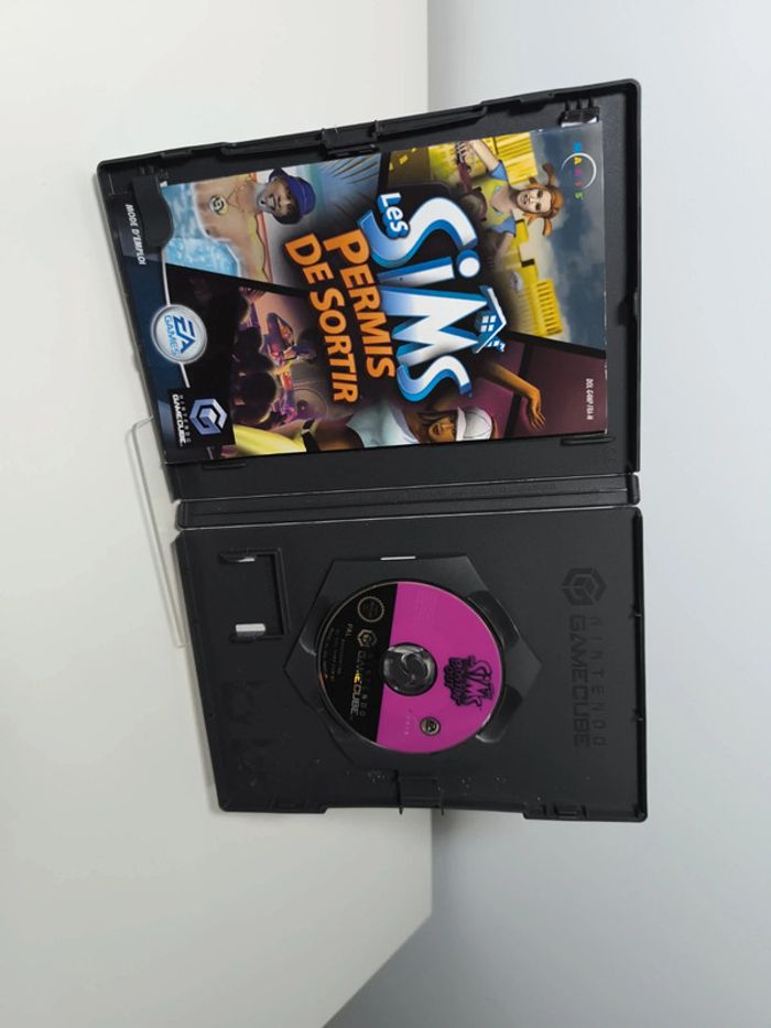 GameCube - Les sims - photo numéro 2