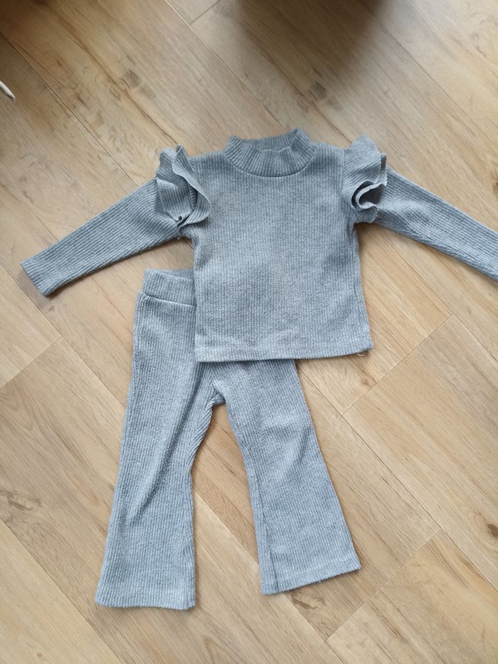 Lot de 40 vêtements 18 mois - photo numéro 9