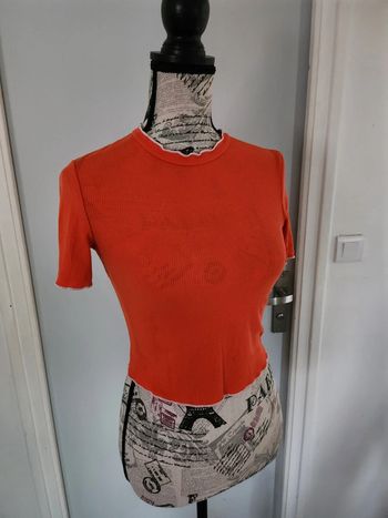 Joli Croptop orange de marque Zara et de taille 36