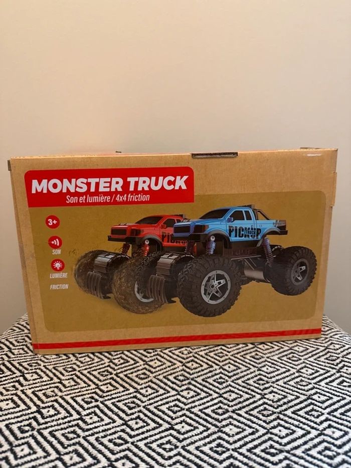 WDK Monster truck - sons et lumières échelle 1:12e - photo numéro 2