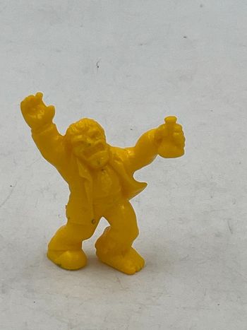 Figurine Matchbox Monster in My Pocket jaune N•39