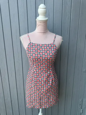 Robe d’été fines bretelles dos nu vintage coloré fleurie asos 36/S