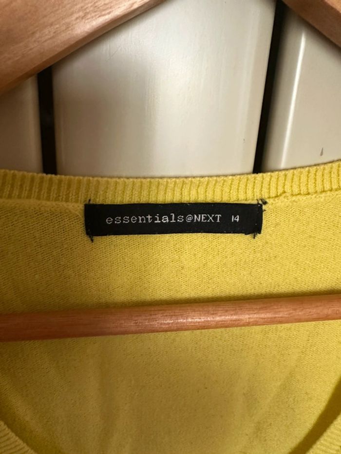 Pull col V jaune essentials S-M - photo numéro 2