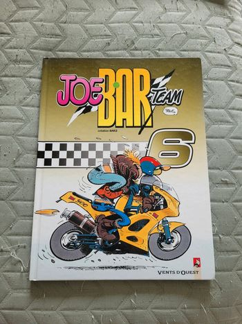 Joe Bar Team 6
Livre