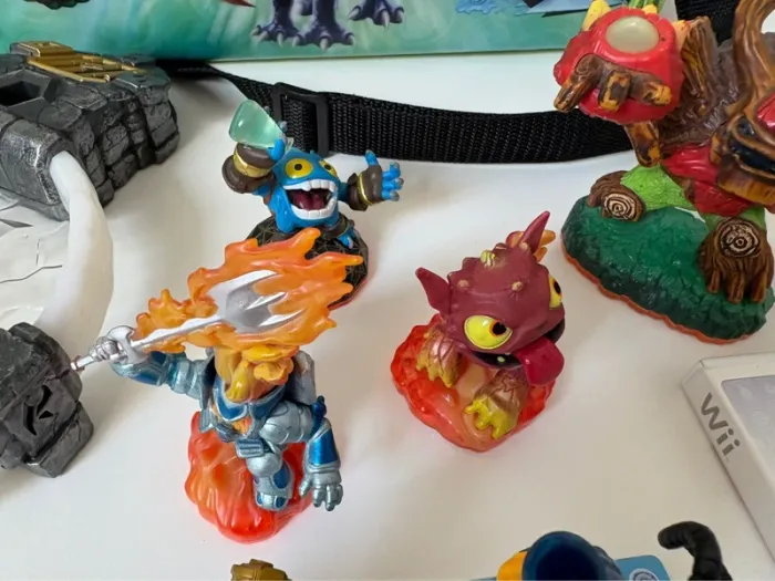 Lot skylanders giants + jeu wii - photo numéro 3