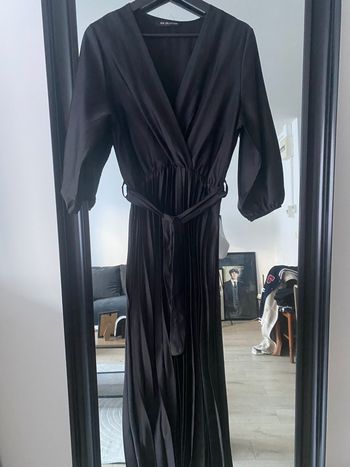 Robe satinée plissée