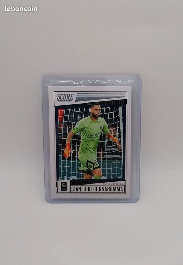 Carte Panini score Ligue 1 2022-23 Gianluigi Donnarumma n°143.