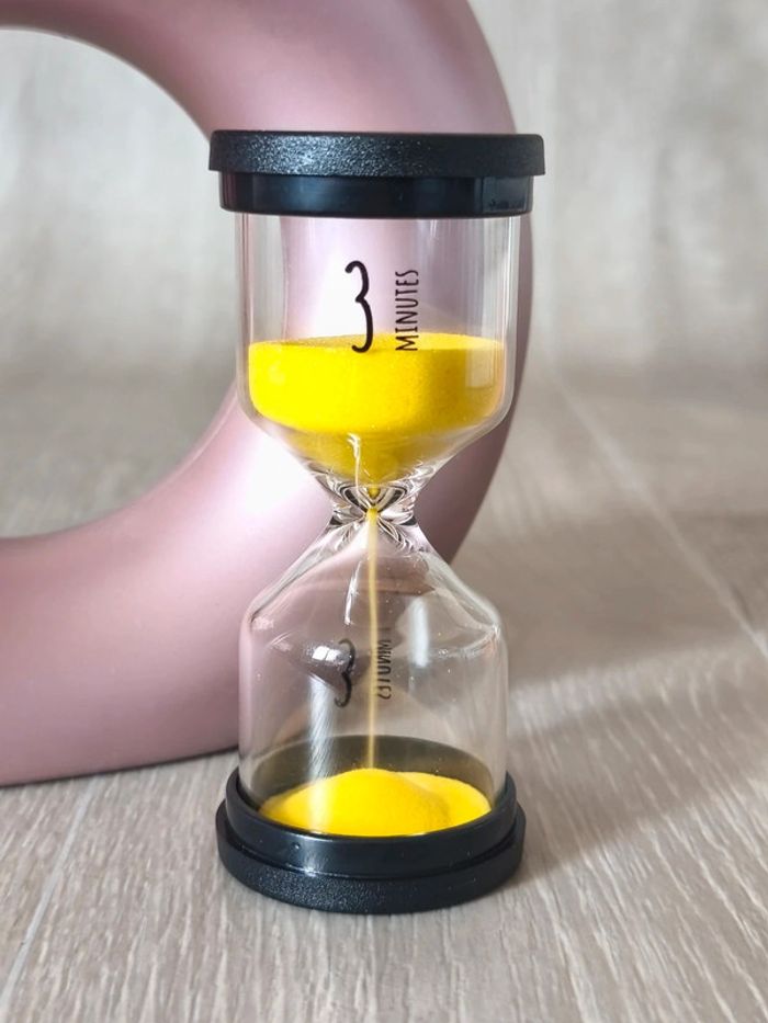 Gros sablier en verre 3 min jaune
