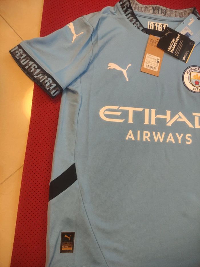 Maillot de foot Manchester City, Puma Authentique Officiel taille enfant 13/14 ans, Neuf - photo numéro 3