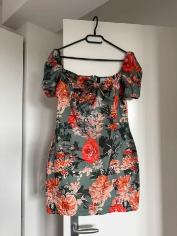 Magnifique robe fleurie neuve L/40