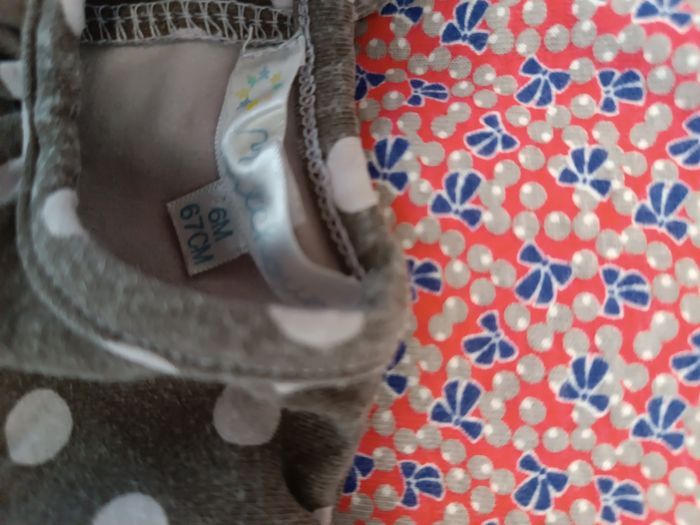 Lot deux hauts longues manches 6 mois - photo numéro 5