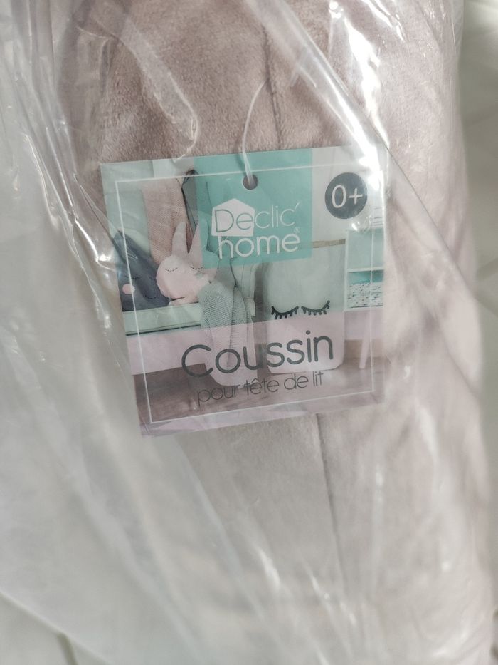 Coussin tête de lit forme animal - photo numéro 2