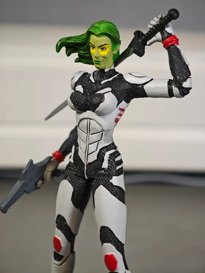 Figurine Les gardiens de la galaxie : Gamora 14cm officielle Marvel sans boite - photo numéro 6
