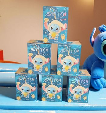 Peluche Labubu Stitch neuf sous emballage modèle aléatoire