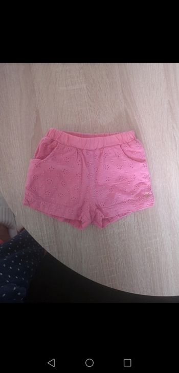 Short rose bébé petit bateau
