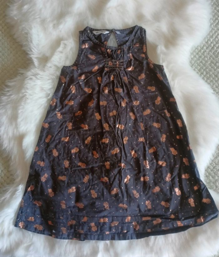 Jolie robe motif ananas