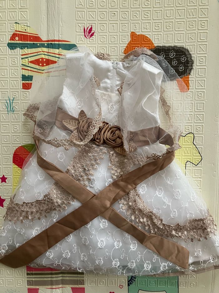 Vend robe taille 20 - photo numéro 3