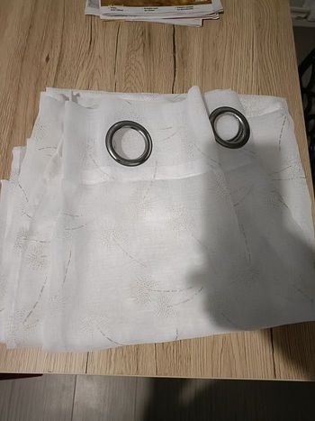 1 Paires de double rideaux modèle papillon et fleurs très bon état 140x260cm blanc