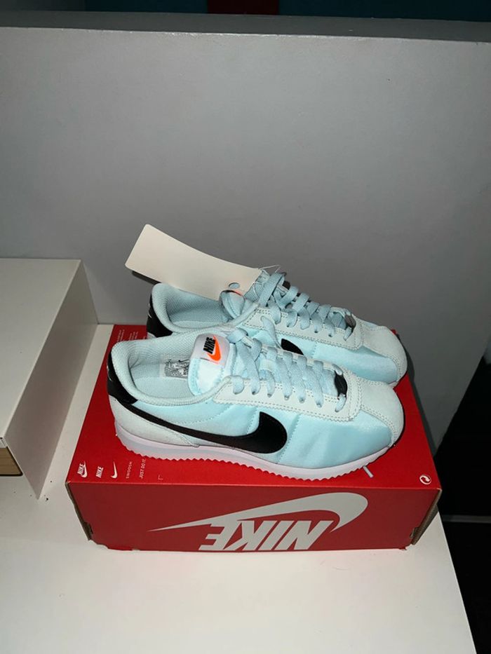 Basket Nike taille 35.5 unisex - photo numéro 5