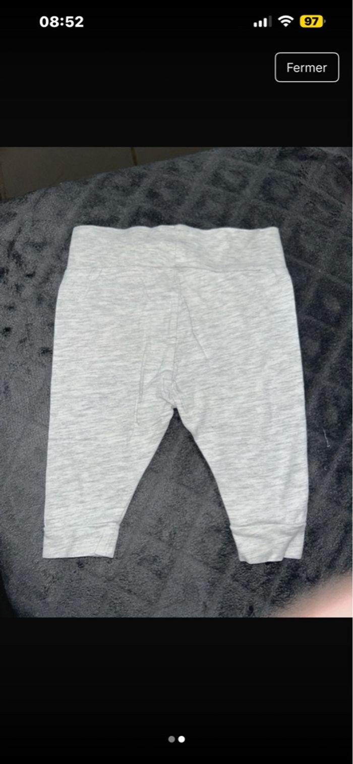 Pantalon 1 mois - photo numéro 2