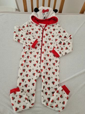 Surpyjama/combinaison Minnie 6 ans