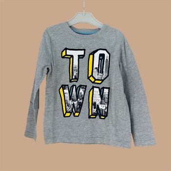 Tee-shirt ML Kiabi – 5 ans – Gris – Motif Town – TBE