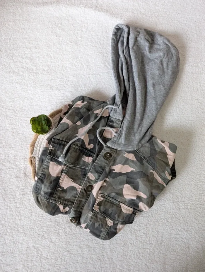 🧥 Veste camouflage à capuche – M