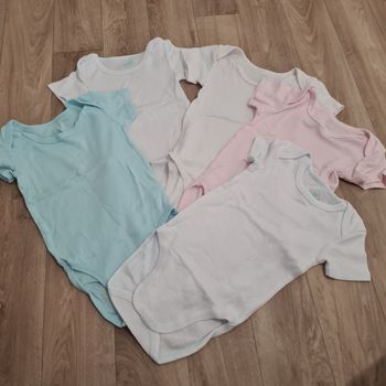 Lot de 5 bodys manches courtes 18 mois tex