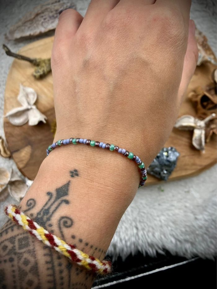 Bracelet en perle de rocaille violet/émeraude - élastique - ethnique - photo numéro 2