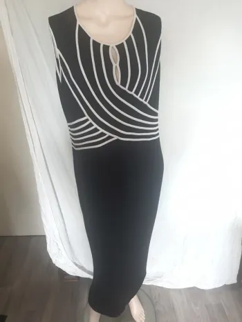 Robe chasuble noire 44