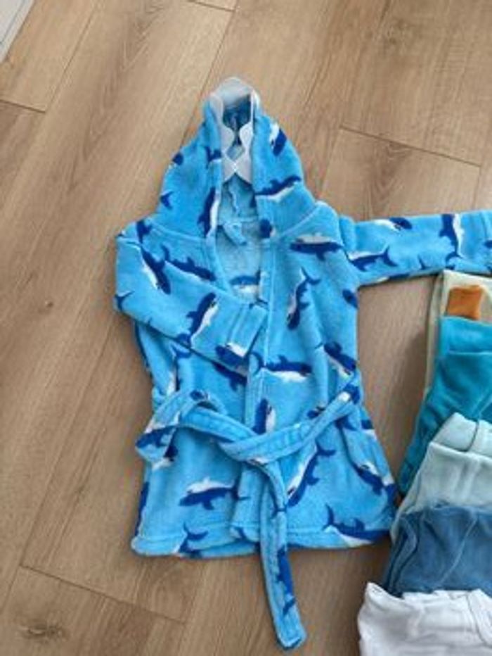 Lot de vêtements - photo numéro 2