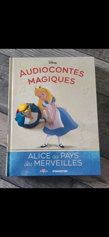 Livre et figurine 16 des audiocontes Magiques altaya audio conte audio compte disney16
